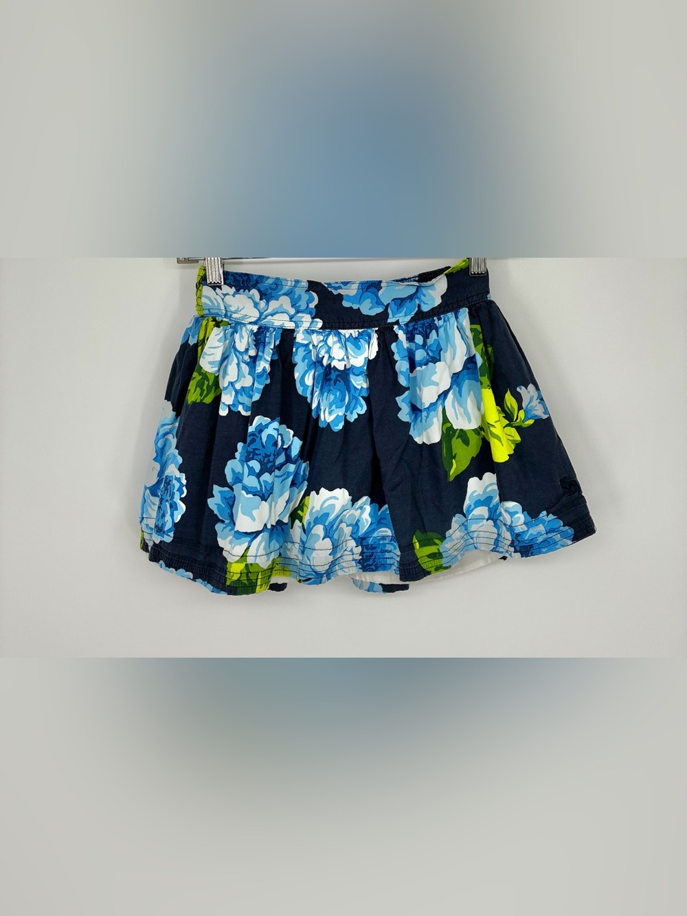 ABERCROMBIE & FITCH Floral Mini Skirt Smocked Waist Blue S